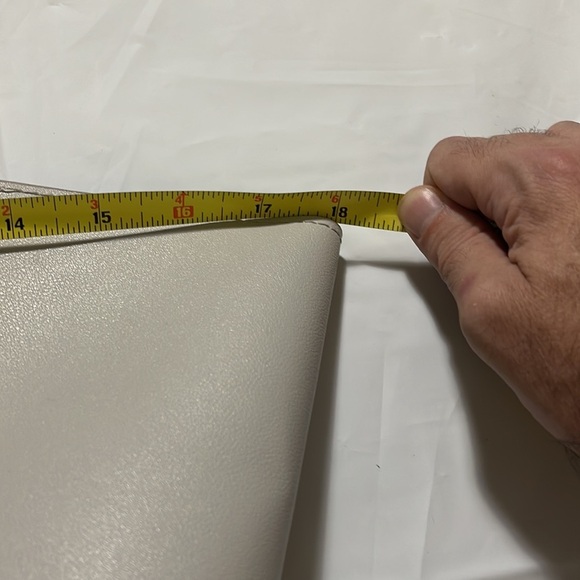 Beautiful light grey satchel style women’s pocket book. Like new condition. - Picture 5 of 8